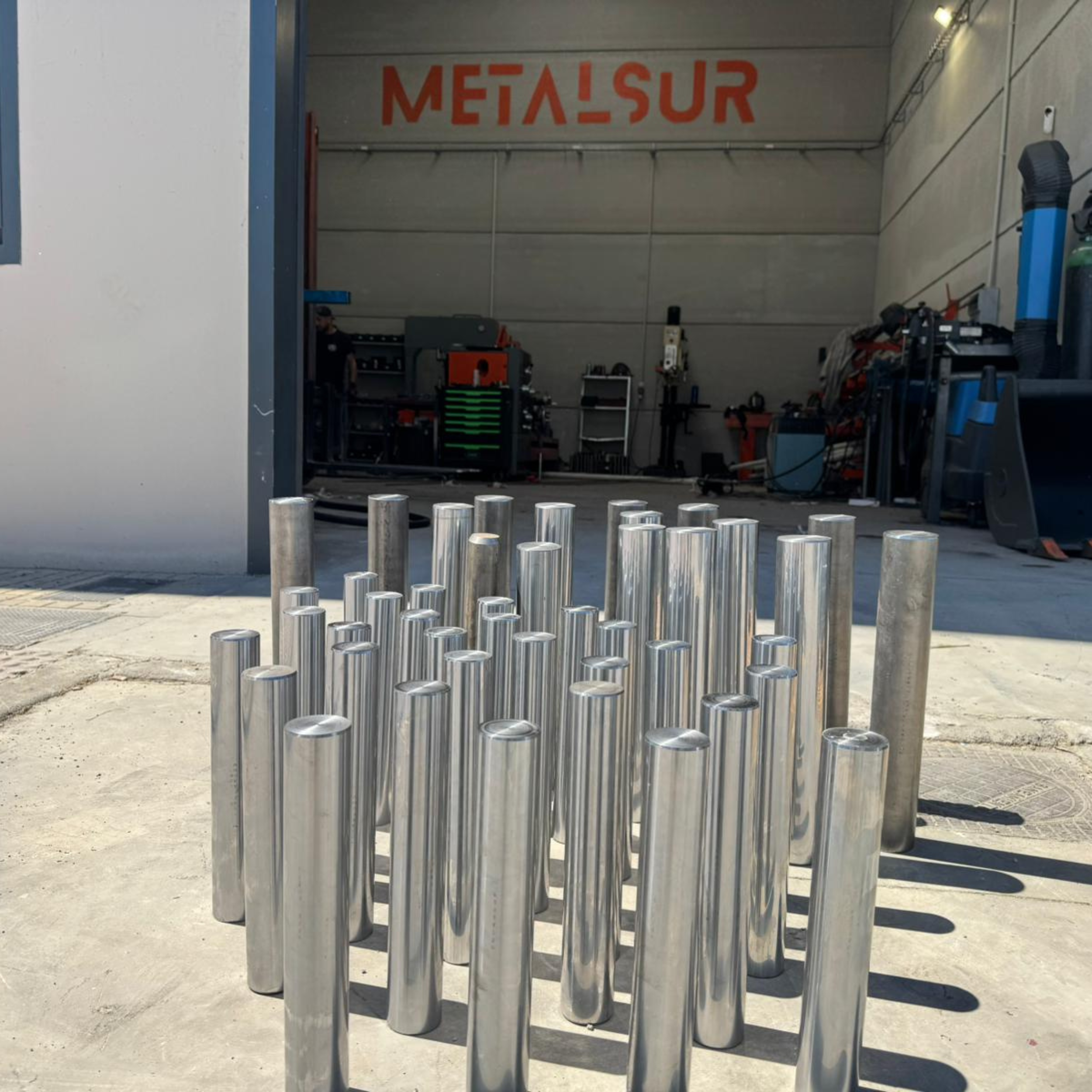 Bulones para excavadora fabricados en taller METALSUR Peligros Granada
